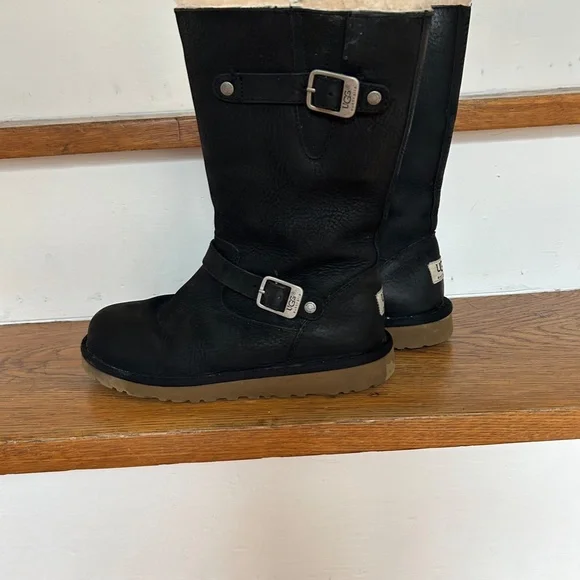 UGG Kensington Black Leather Moto Boots Size 5 - Picture 3 of 7
